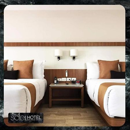 Hotel Soleil Business Class Leon Bagian luar foto