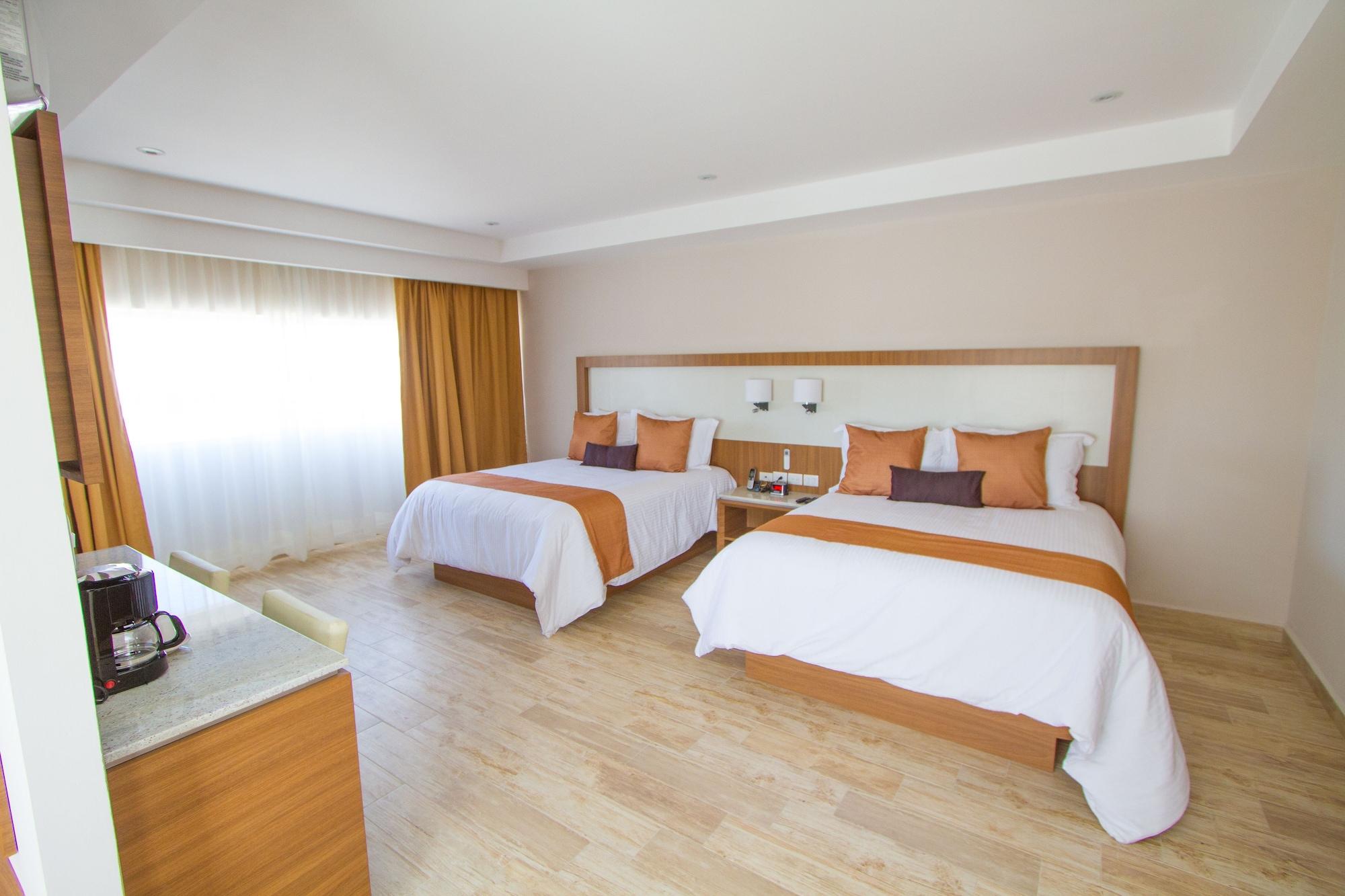 Hotel Soleil Business Class Leon Bagian luar foto